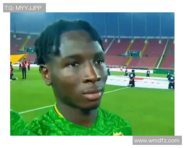 足球明星恶搞过人技巧视频大揭秘让你捧腹大笑的精彩瞬间